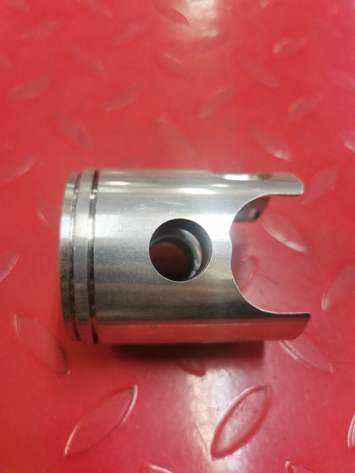 NOS Yamaha RD250 PISTON 2 OVERSIZED 0.50 361-11636-02-00 Y34