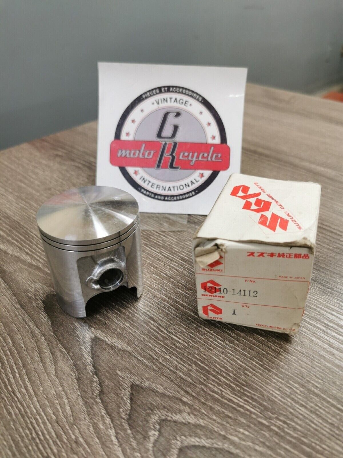 NOS SUZUKI RM125 1983  12110-14112 SUPERSEDED 12110-14113  S11