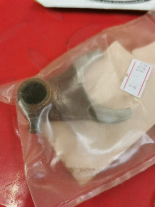 NOS HONDA CR250R CRF450R 1984 - 2004 FORK CENTER GEARSHIFT 24231-KA4-771 H39