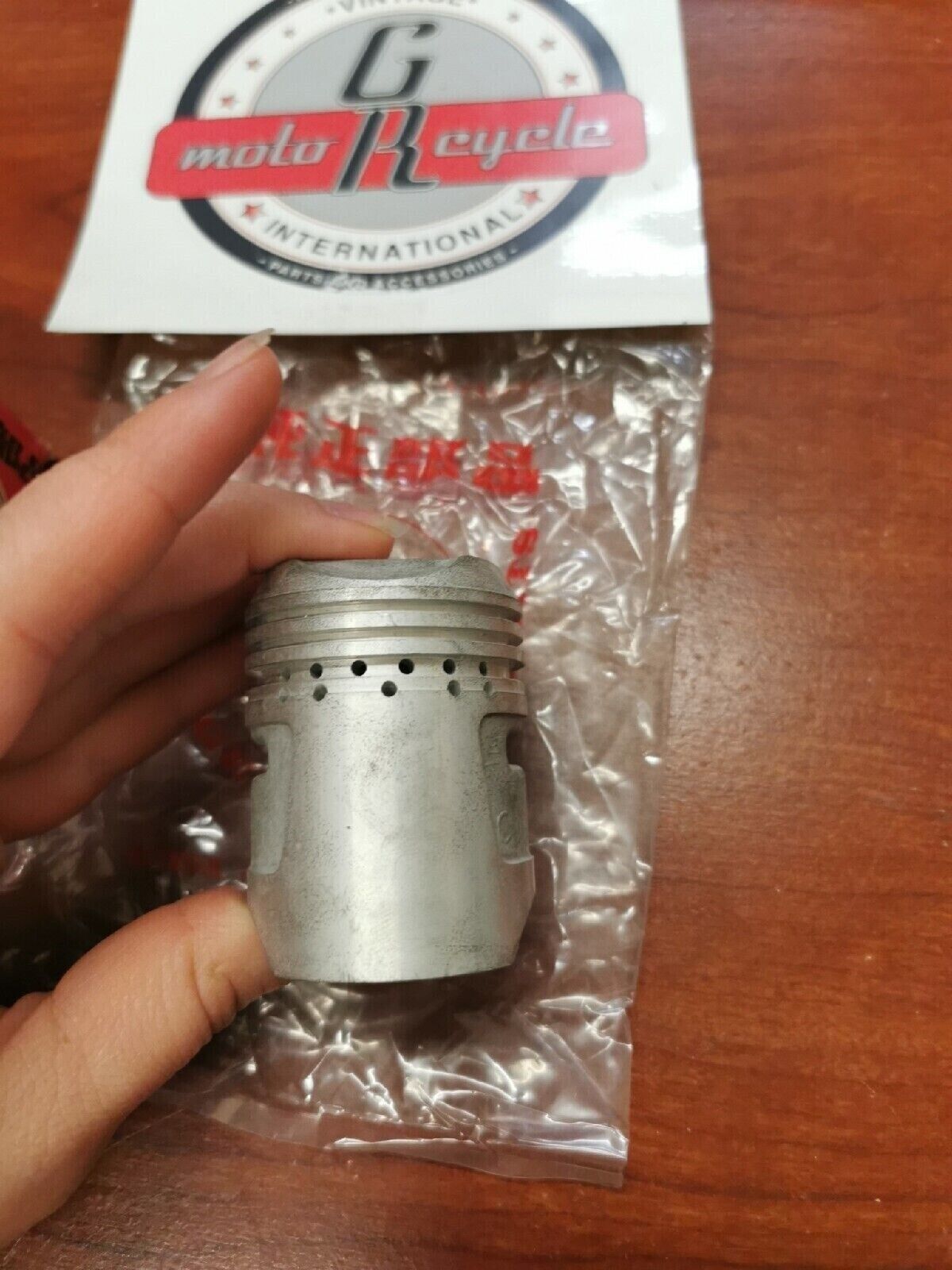 NOS Honda CA110 PISTON (OS 0.50) 13103-011-010 H34