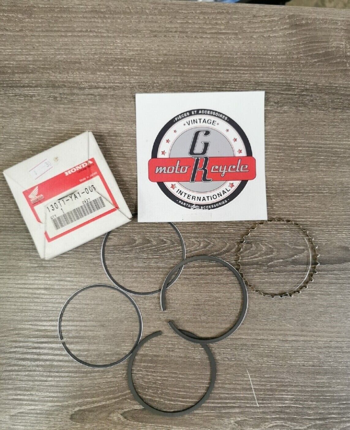NOS HONDA  G300E Ring Set 0.25 13011-YA1-003  H46
