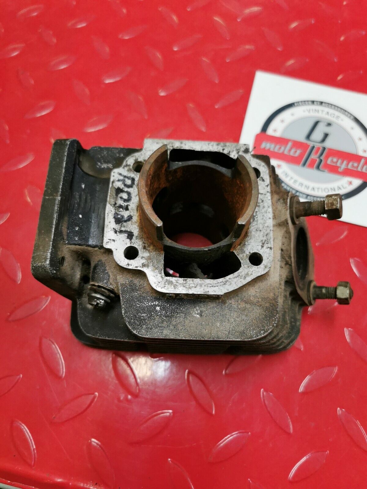 Yamaha RD125 1975 1976 left cylinder jug barrel 43mm STD T