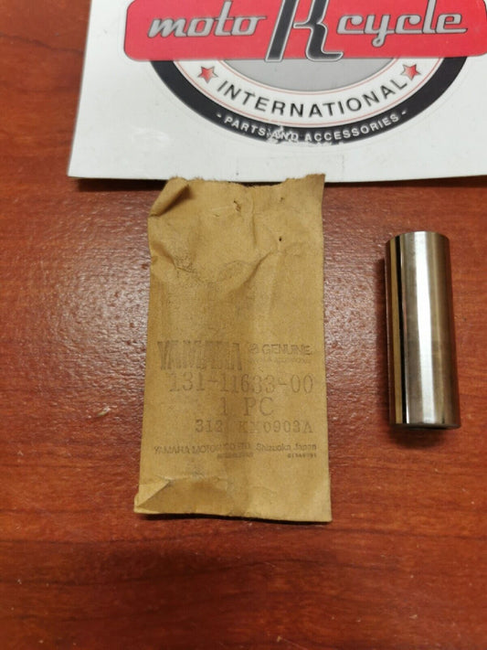 NEW NOS Yamaha PISTON PIN 131-11633-00-00 Y70