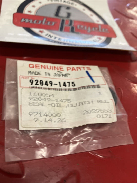 NOS KAWASAKI CLUTCH RELEASE OIL SEAL 92049-1475 K11
