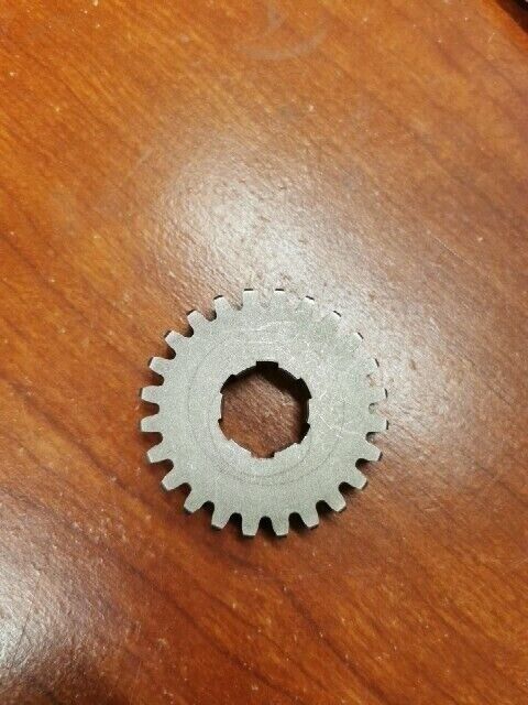 NOS Honda S50 S65 COUNTERSHAFT TOP GEAR 24T 23481-035-000 H90