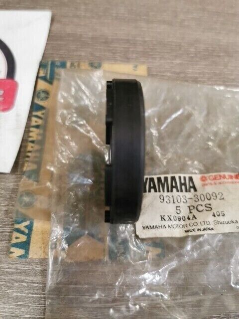 NOS YAMAHA IT250F IT400F MX250B DT400C YZ490 YZ250N OIL SEAL 93103-30092-00 Y159