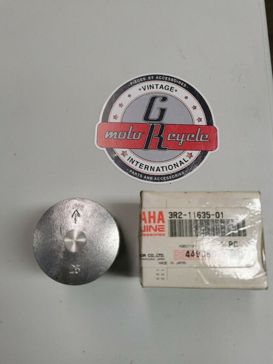 NOS Yamaha YZ125 YZ100 Piston .25 o/s 2K5-11635-00-00 3R2-11635-01-00 Y4