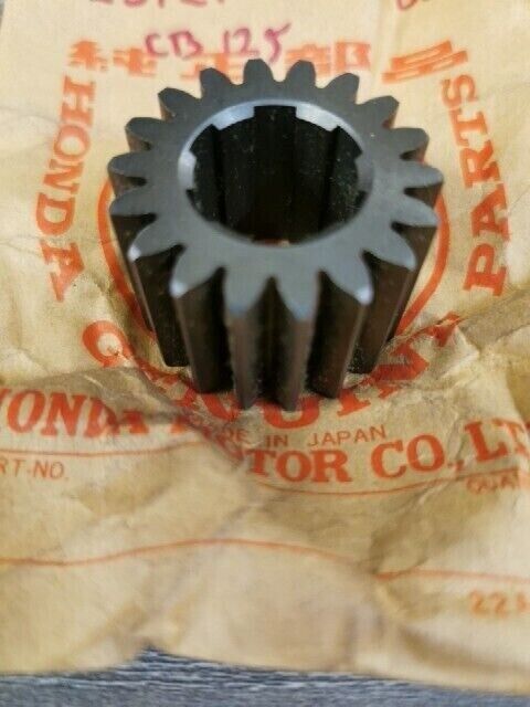 NOS HONDA CB100 SL100 CB125 CL125S GEAR PRIMARY DRIVE 18T 23121-324-000 H88