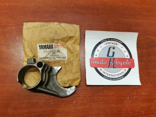 NOS Yamaha TX650 XS1 XS650 SHIFT 4TH GEARWHEEL FORK 256-18513-00-00 Y116