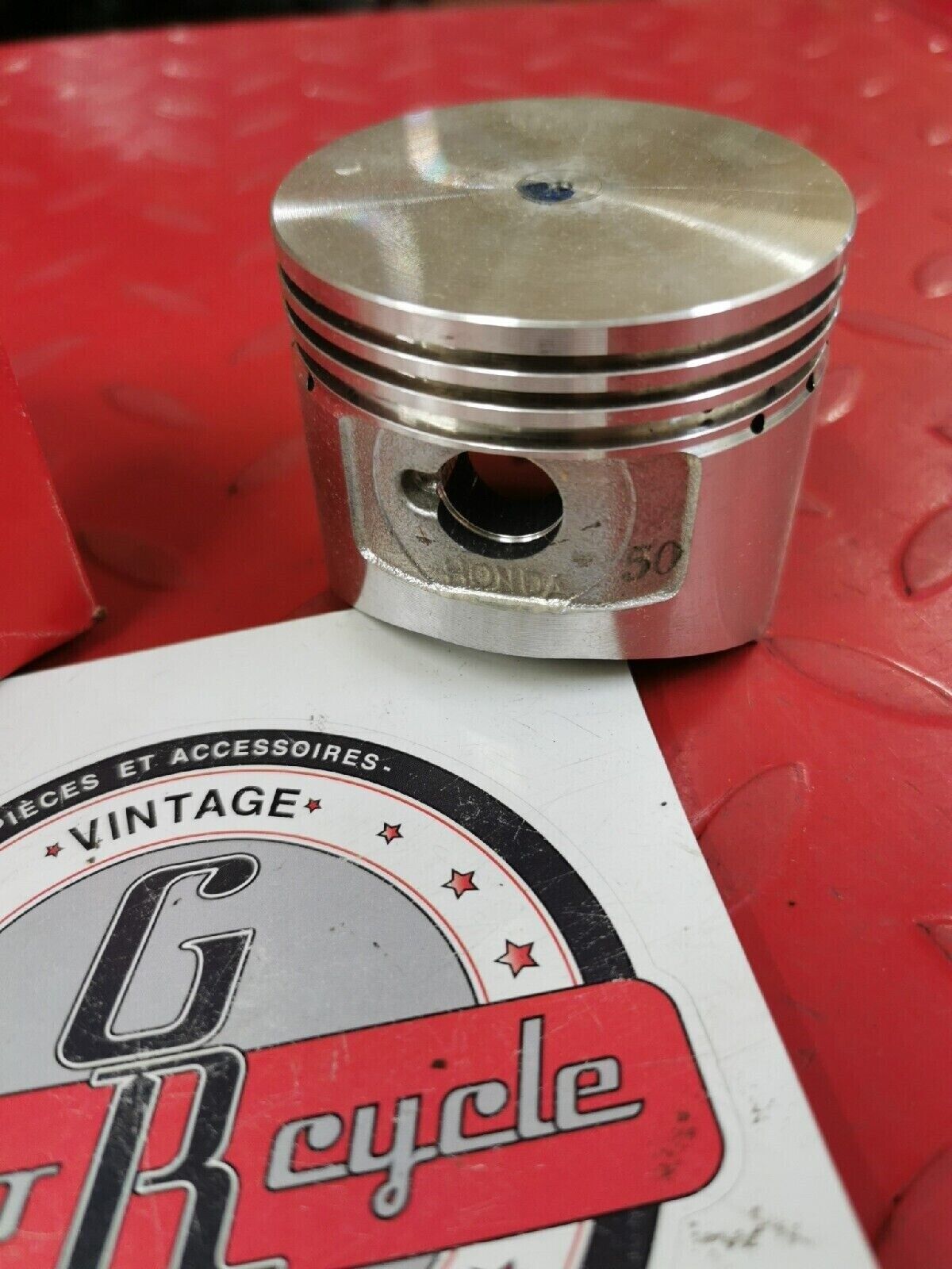 NOS HONDA ENGINES G200 PISTON .50   13103-883-003  H38
