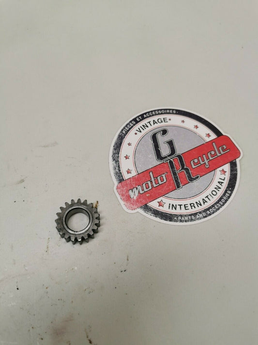 Suzuki RM125 1984 waterpump water pump shaft primary gear RM250 1982 1983 1985 .