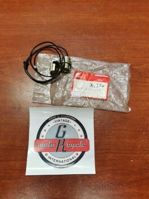 NOS Honda XL250S XL500S RIGHT REAR SOCKET TURN SIGNAL 33610-428-671 H107