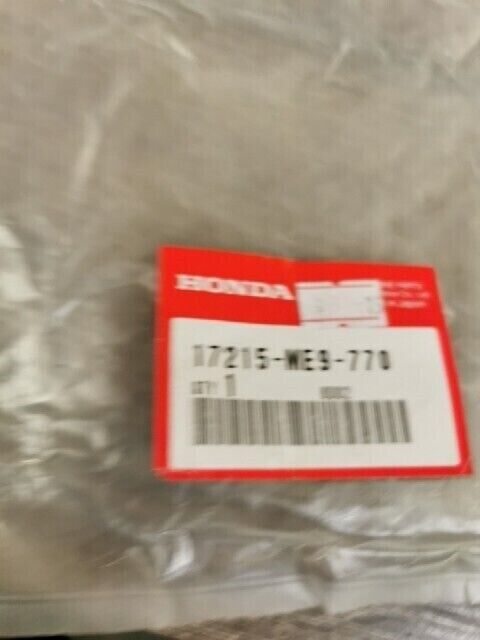 NOS HONDA VT700C 1983 - 1985 ELEMENT AIR/C 17215-ME9-770 H101