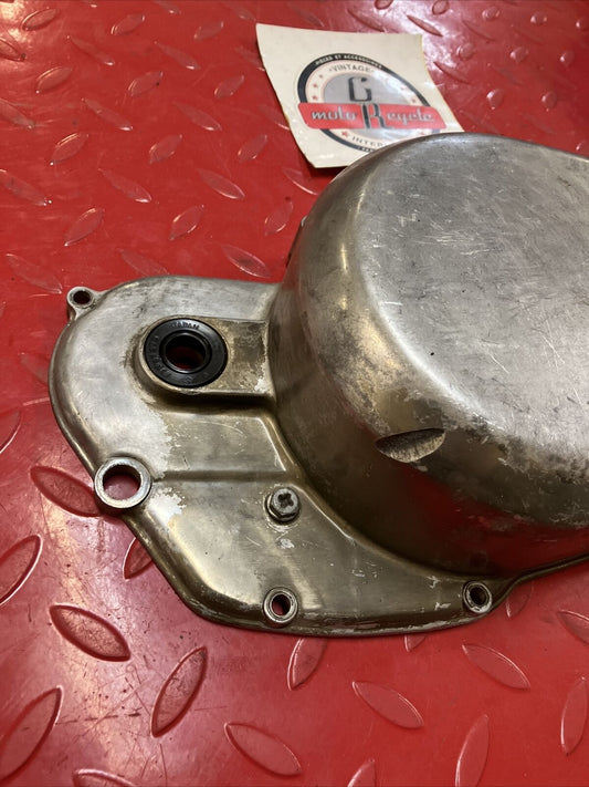 Suzuki GT380 right crankcase clutch cover U2