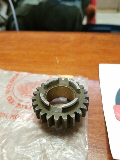 NOS Honda CB72 CB77 CE71 CP77 CYP77 GEAR 3RD COUNTERSHAFT 23T 23460-258-010 H75