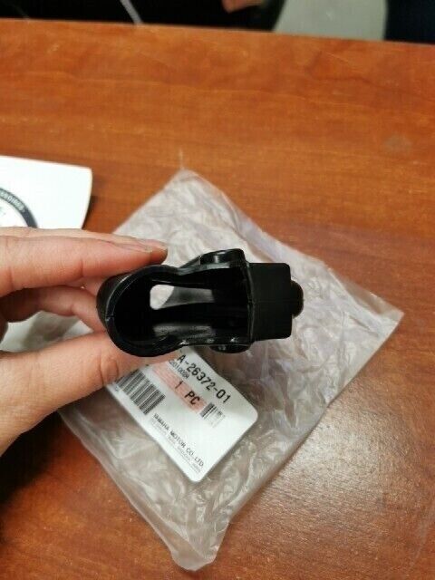 NOS Yamaha TTR125 HANDLE LEVER COVER 56A-26372-01-00 SUB 56A-26372-00-00 Y107