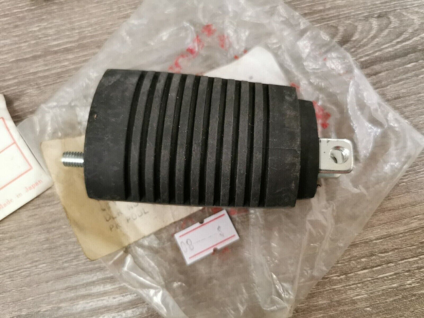 NOS HONDA VFR700F VF500F VR1100S  STAY  FR  TURN SIGNAL 33691-MJ0-003 H44