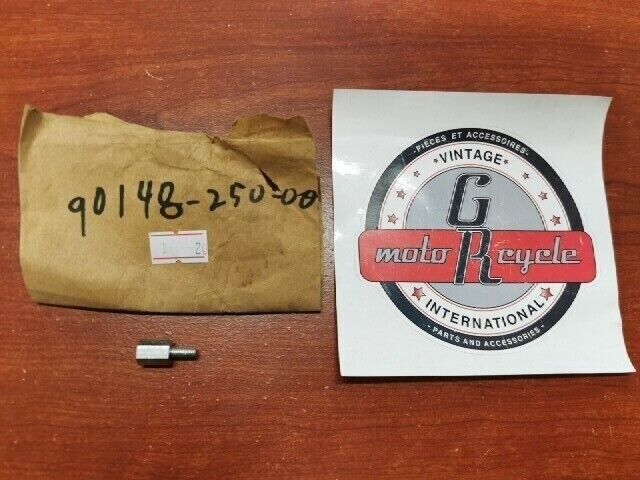 NOS Honda C70 C72 C75 C77 CA72 CA77 REAR WINKER BASE SCREW 90148-250-000 H68