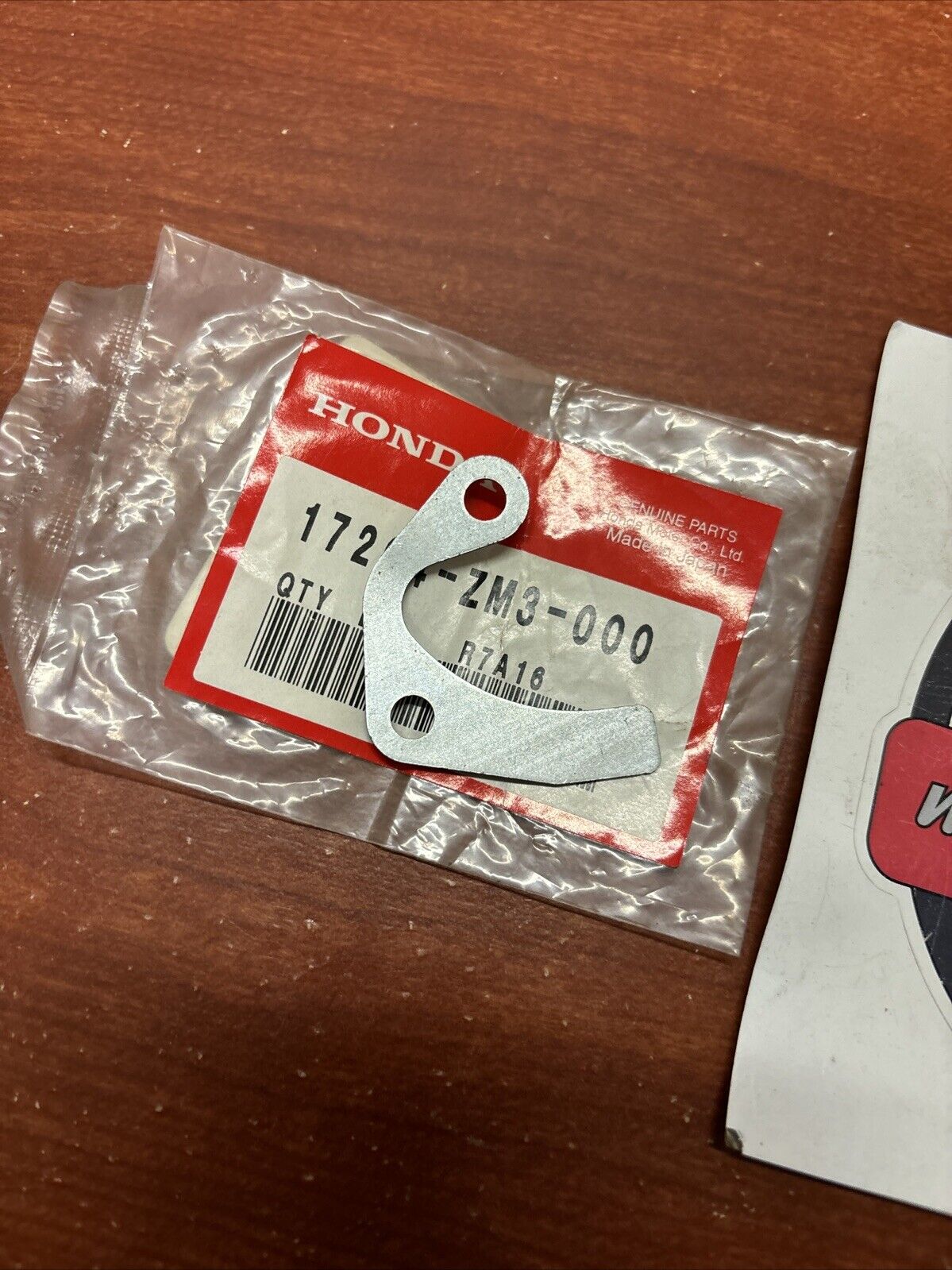 NOS Honda GX22 GX31 OIL TRAP PLATE 17204-ZM3-000 H182
