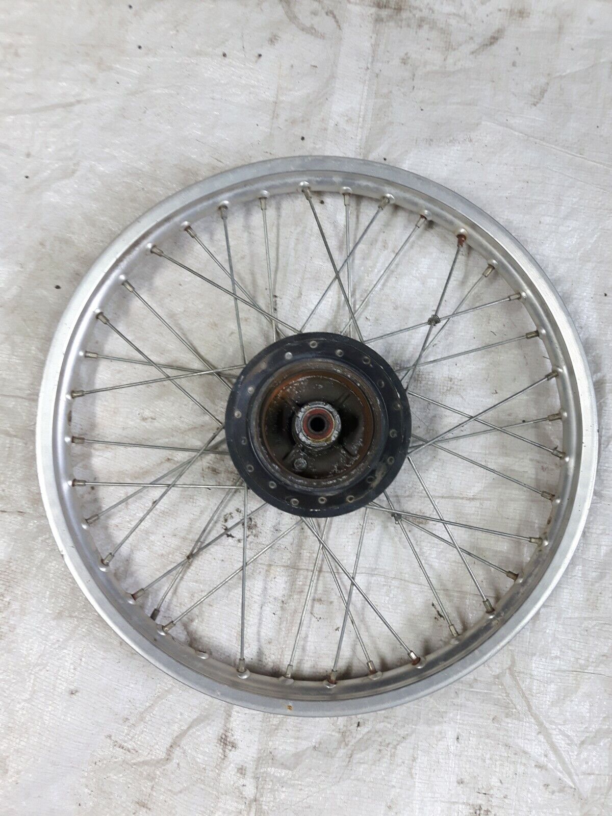 Honda XR200R 1983 front wheel rim hub 44601-KB9-010