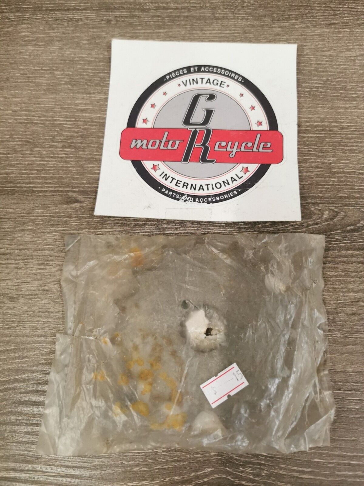 NOS  SUZUKI GS750 GS1100 FRONT SPROCKET 15T 110-720  J19