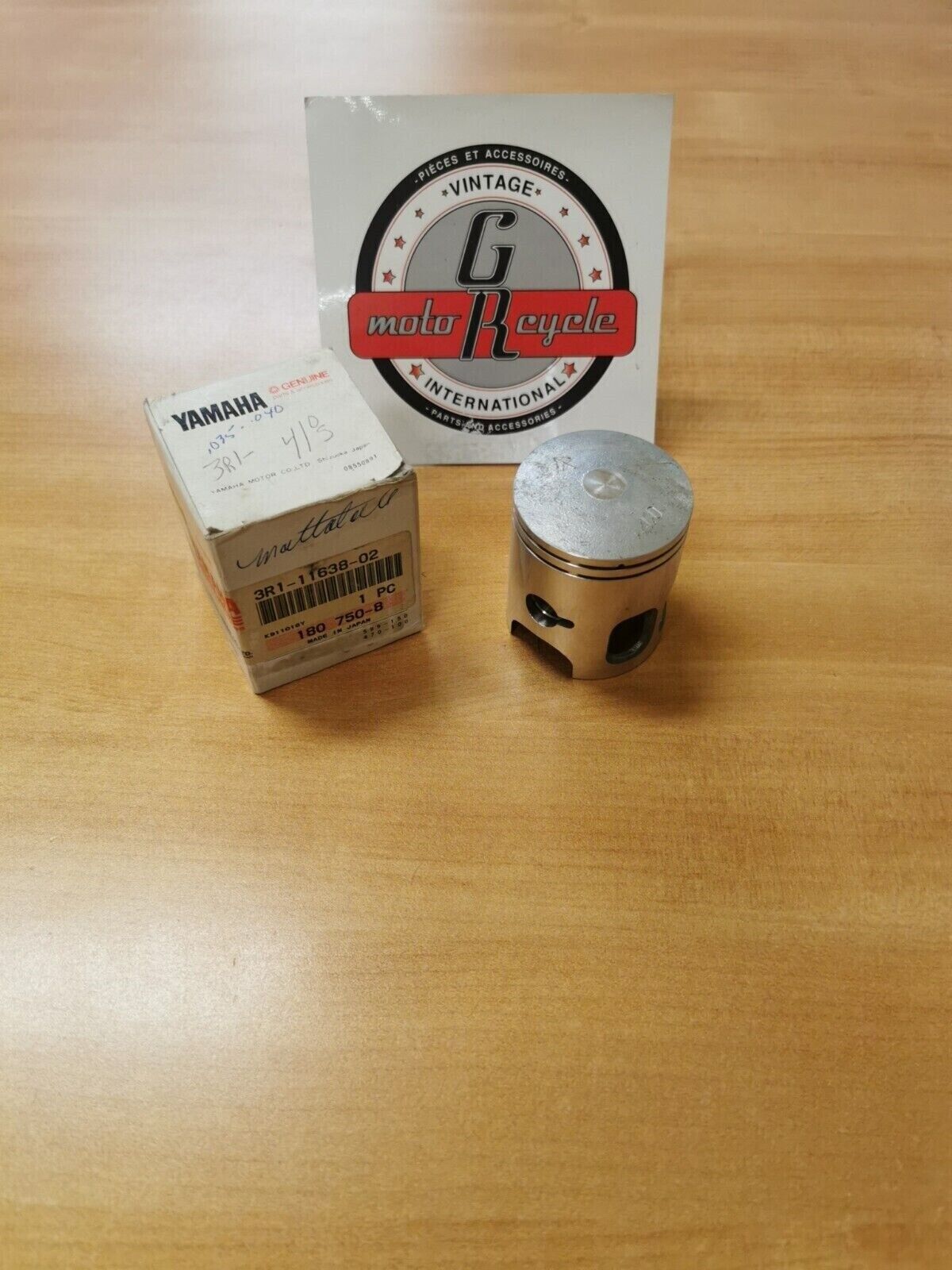 NOS YAMAHA YZ80 1980   PISTON 4TH 1.00mm  3R1-11638-02 Y45