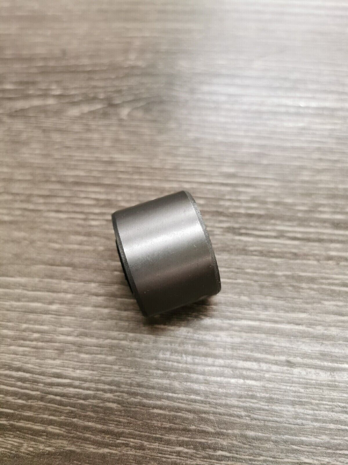 NOS YAMAHA ENGINE MOUNT DAMPER 2E9-15316-00-00 Y55