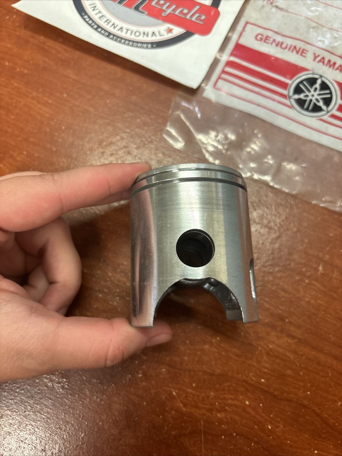 NOS Yamaha DT100 PISTON STD 0.98 437-11631-01-98 SUB 437-11631-01-97 Y175