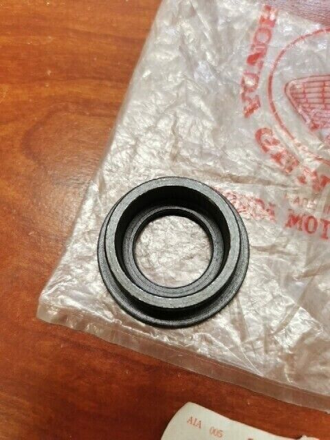 NOS Honda CB1000C CB900C GL1100 A D I REAR WHEEL BRAKE SPACER 42312-MB9-000 H84