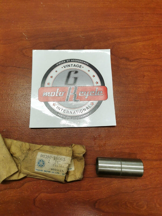 NOS Yamaha IT175F YZ125 SOLID BUSH 90380-16063-00 Y69