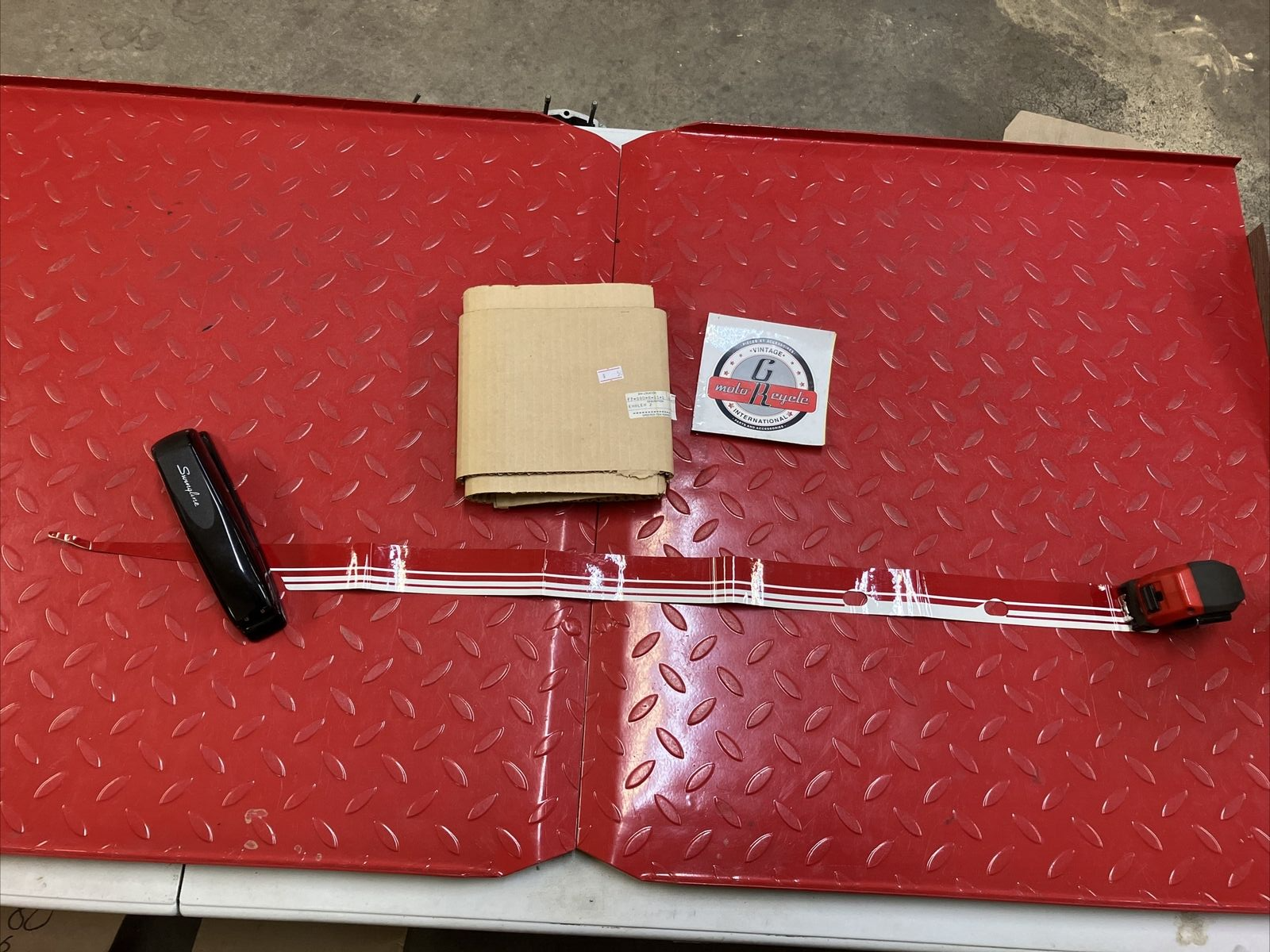 NOS Yamaha EX340 EX440 1978 DECAL EMBLEM 2 8G6-77352-00-00 Y36