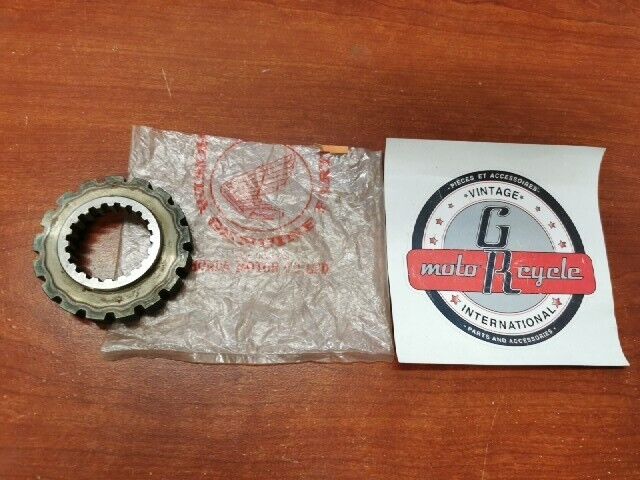 NOS Honda CS65 S65 CLUTCH CENTER 22120-035-020 H97