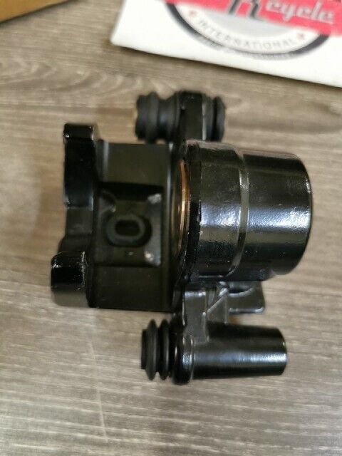 NOS YAMAHA YZ125 1988 REAR CALIPER ASSEMBLY 2VN-2580W-00-00 Y104