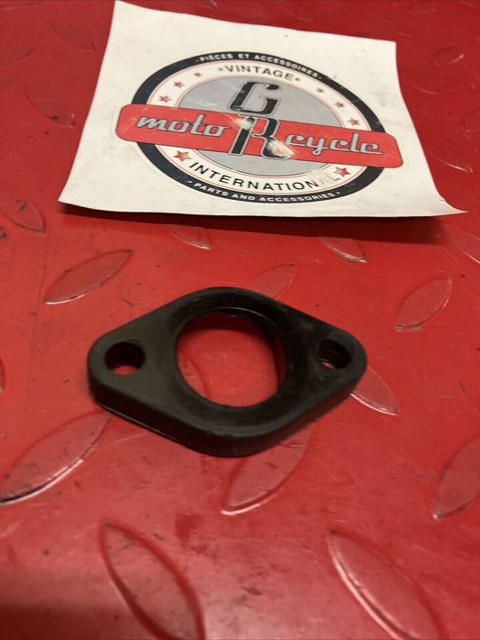 Suzuki TC125 1972 intake manifold carburetor insulator joint
