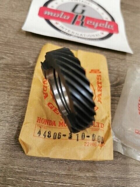 NOS HONDA SL350 1969 GEAR SPEEDOMETER 44806-310-000 H76