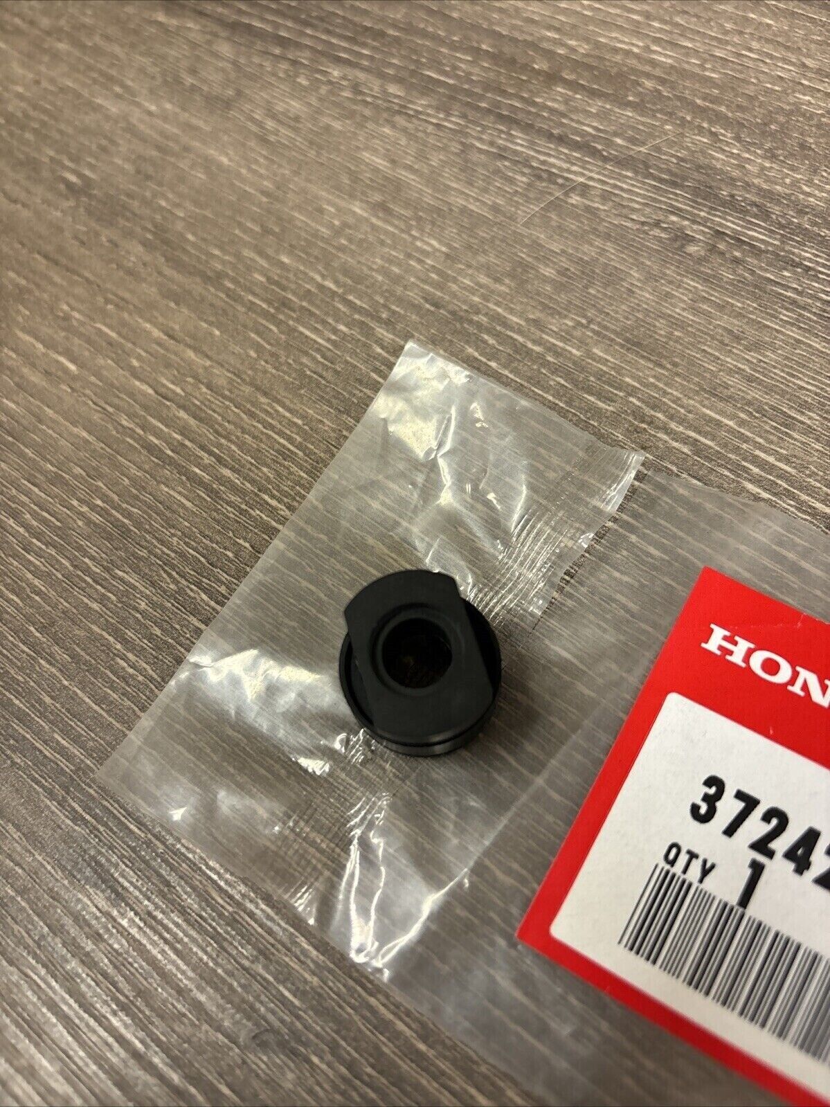 NOS Honda TRX250 TRX300 TRX400FW TRX450 SPEEDOMETER RUBBER 37242-HC4-730 H121