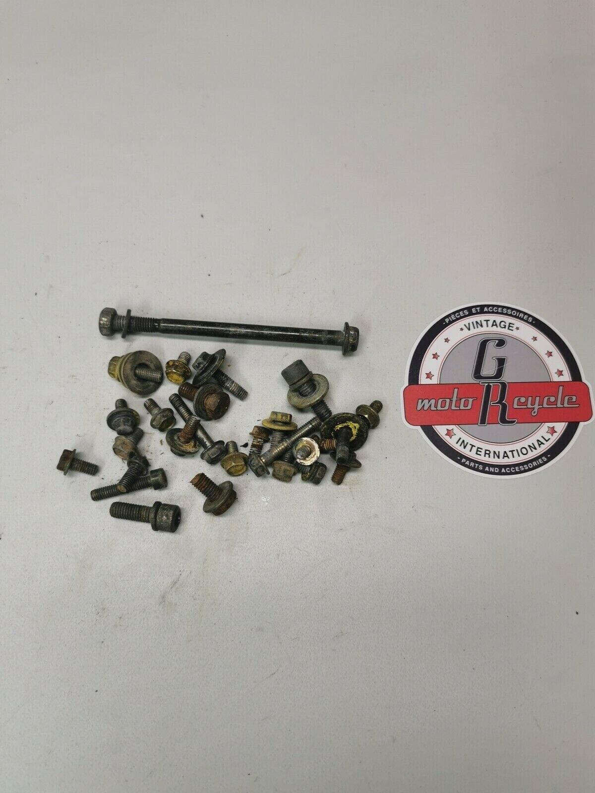 Suzuki RM125 1997 frame chassis subframe fender plastics bolt nut hardware lot