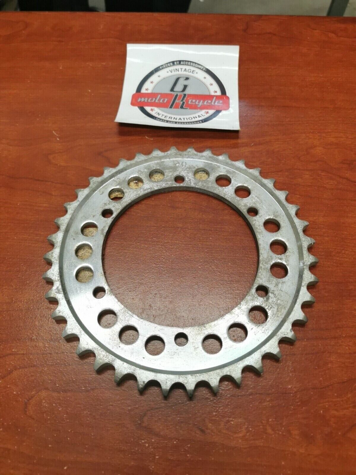 NOS Yamaha DRIVE SPROCKET 40T 52X-25440-20-00 Y90