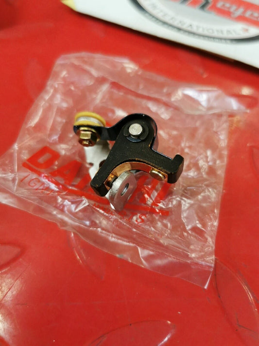 NOS YAMAHA   MX100 MX125 1974 1975  IGNITION CONTACT POINTS 207-81321-10-00  J11