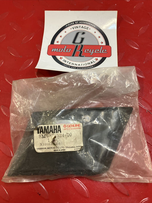 NOS Yamaha VMX540 V-MAX 1983 - 1987 SRX440 1981 END BUMPER 8M6-77524-00-00 Y16