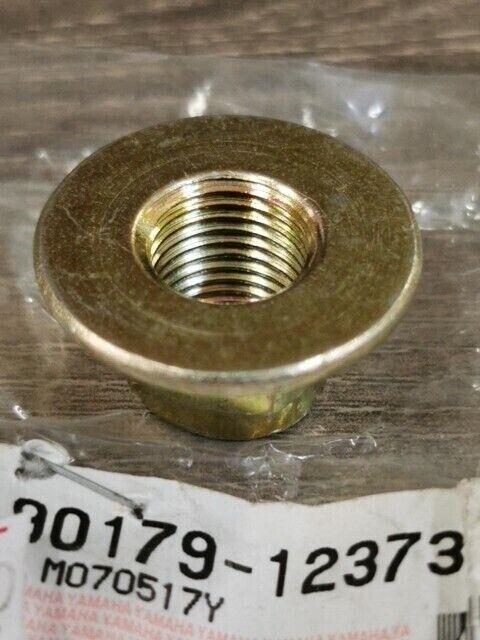 NOS YAMAHA YZ125K YZ125S YZ125 1982 - 1990 NUT SPECIAL SHAPE 90179-12373-00 Y112