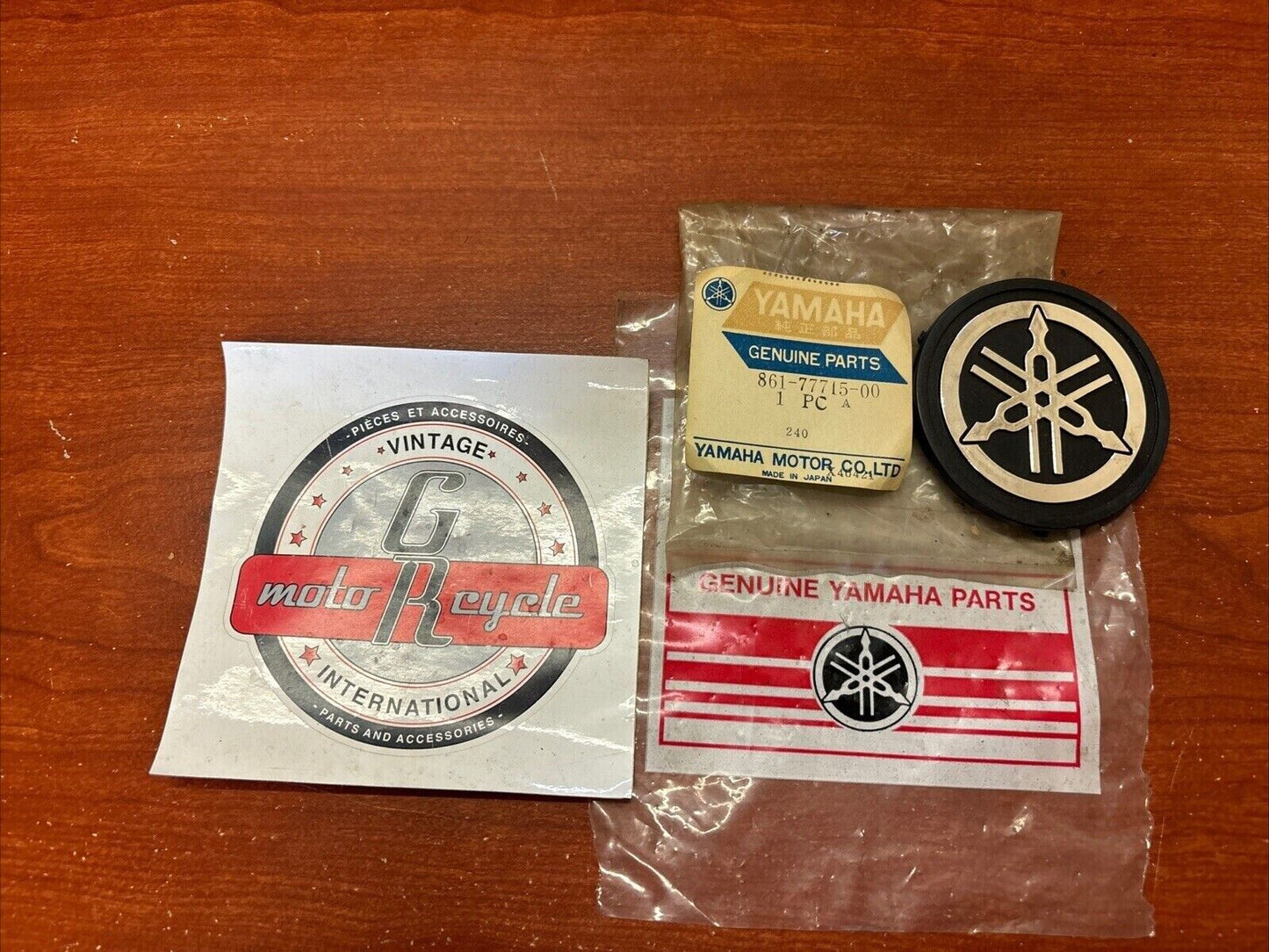 NOS Yamaha GP440 GPX338 GPX433 INSTRUMENT PANEL ORNAMENT 861-77715-00-00 Y178