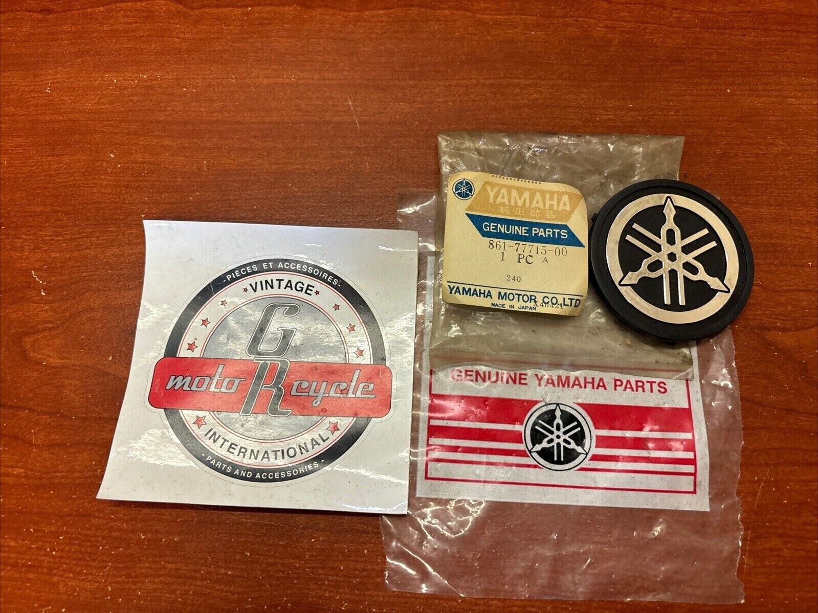 NOS Yamaha GP440 GPX338 GPX433 INSTRUMENT PANEL ORNAMENT 861-77715-00-00 Y178