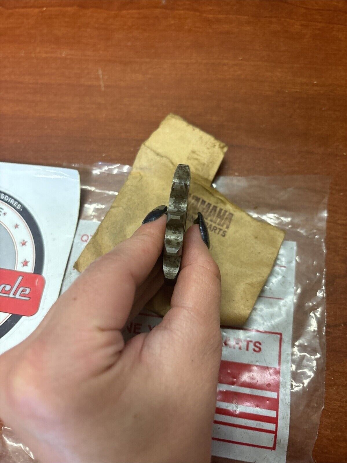 NOS Yamaha BR250 CF300 ET250 ET300 CHAIN DRIVE SPROCKET 12T 812-17682-20-00 Y177