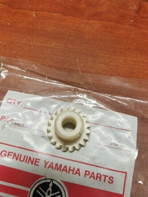 NOS Yamaha DRIVE GEAR 248-17831-00-00 SUB 248-17831-01-00 248-17831-02-00 Y124