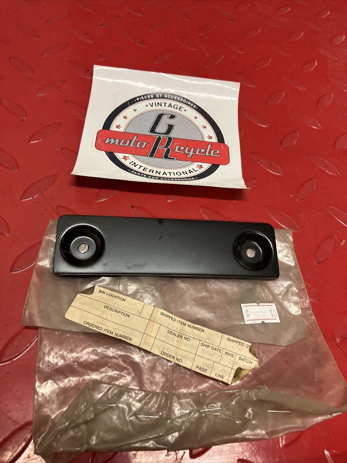 NOS YAMAHA WASHER PLATE 82M-77218-00-00 Y64