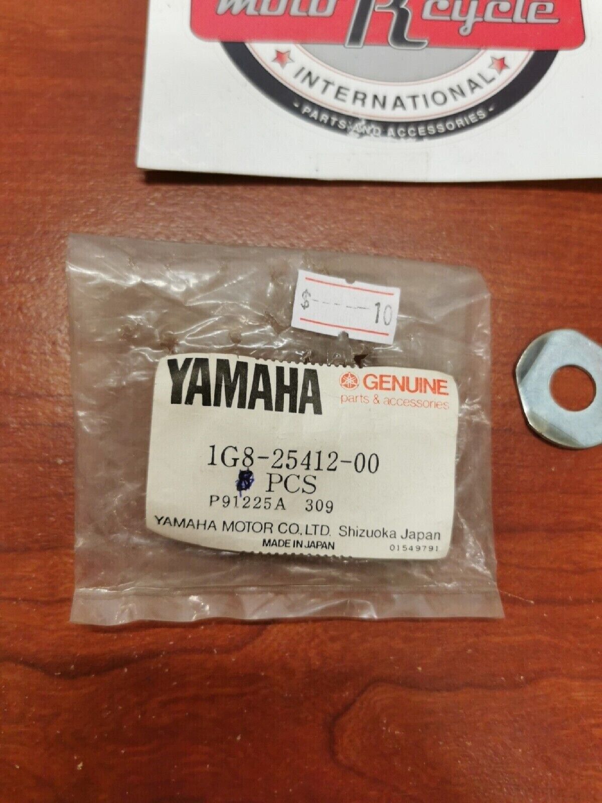 NOS Yamaha REAR SPROCKET LOCK WASHER 1G8-25412-00-00 Y70