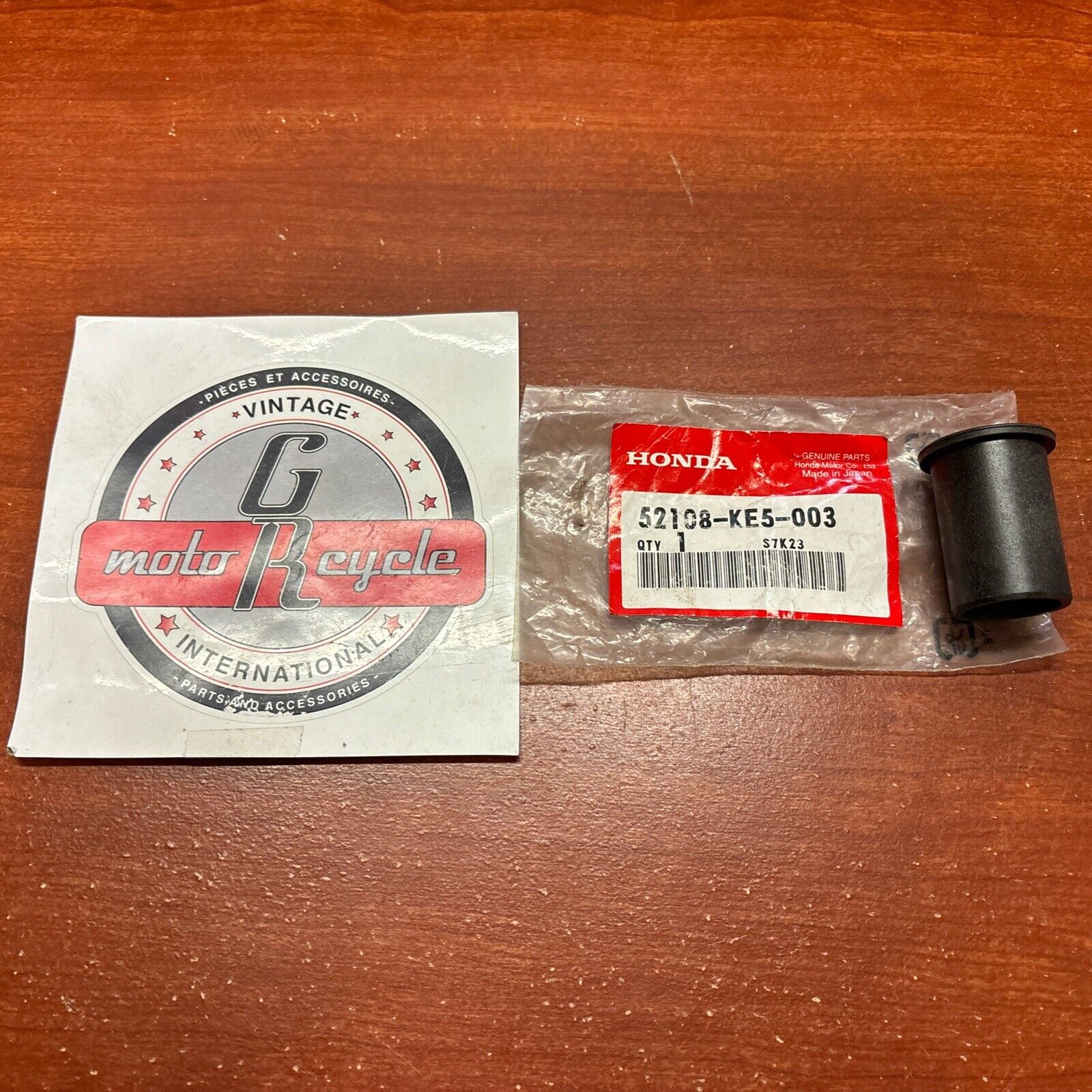 NOS Honda CBX125 NSR125 TRX200 TRX90 XBR500 REAR FORK BUSH 52108-KE5-003 H166