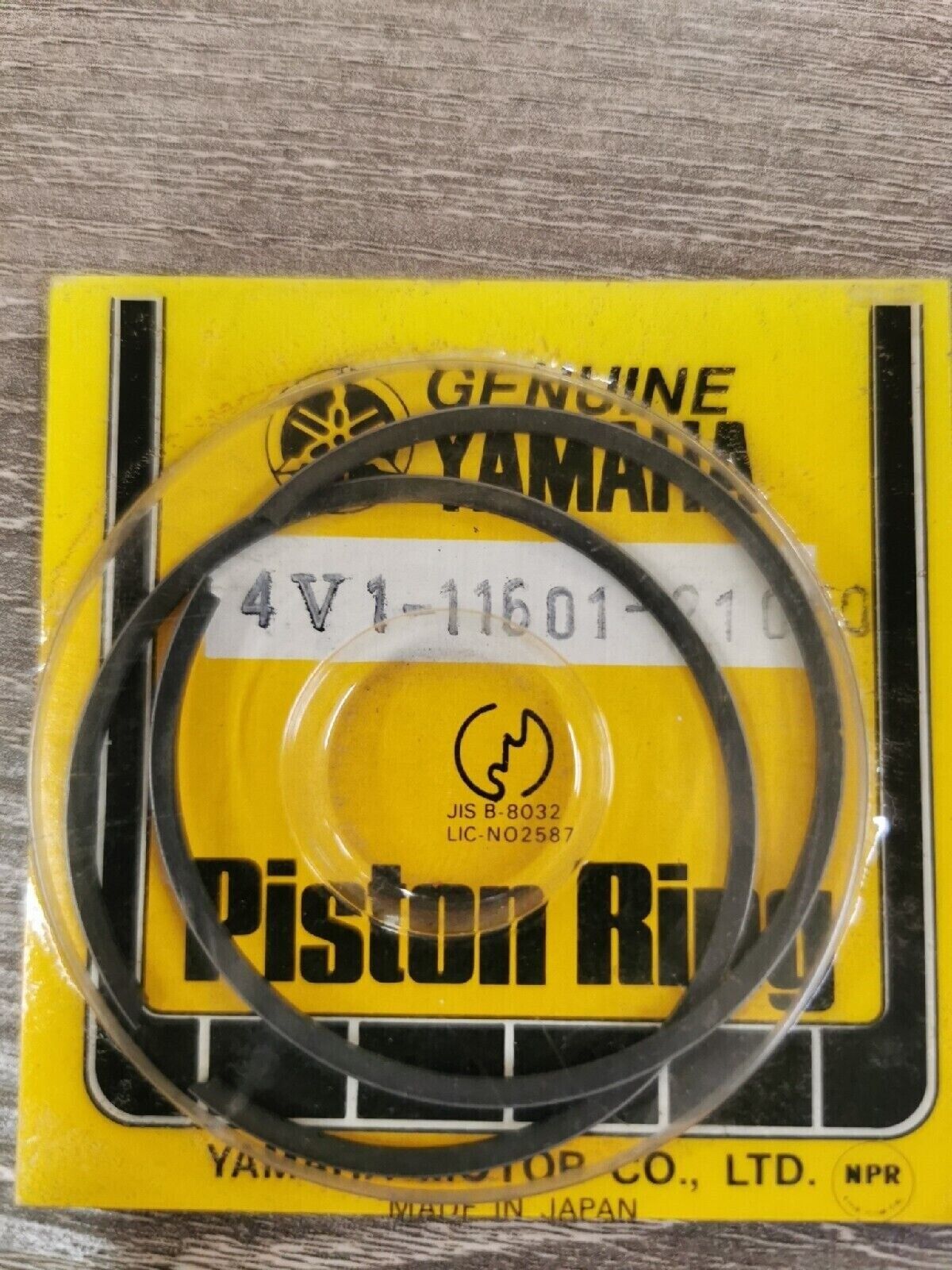 NOS YAMAHA YZ80 1981   PISTON RING SET 0.50  4V1-11601-21  Y51