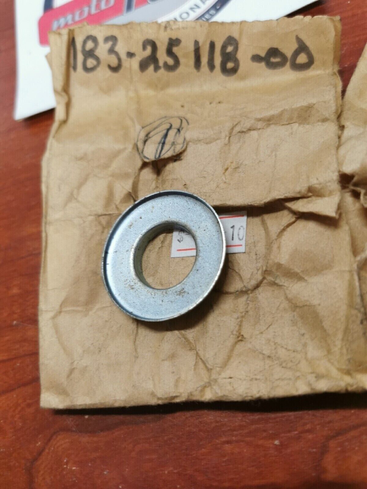 NOS Yamaha HUB DUST COVER 183-25118-00-00 Y68